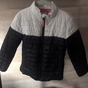 ⬇️ 2/$25 Listing Cat & Jack White & Black Puffer Cold Weather Jacket 2T